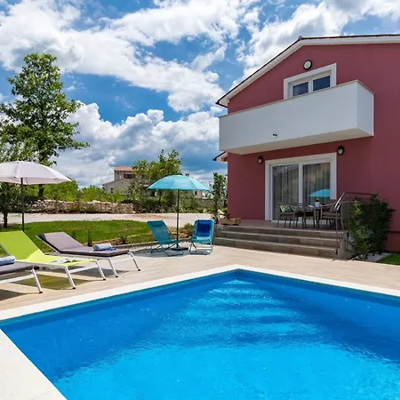 House For Max 9 Persons With Pool And Garden Vila *