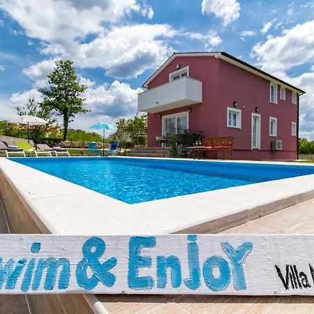 House For Max 9 Persons With Pool And Garden Tinjan