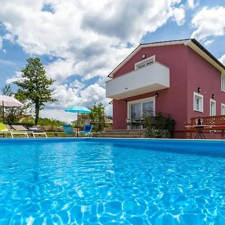House For Max 9 Persons With Pool And Garden *